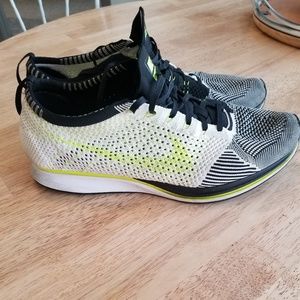 Nike Flyknit Racer